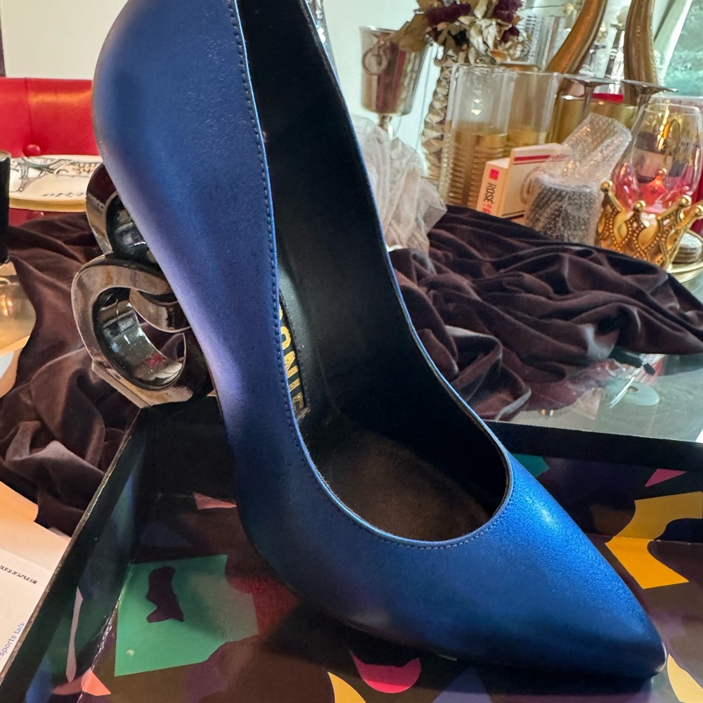 Stunning Kat Maconie Metallic Blue Showstopper w/ Gorgeous Heel💙❄️💙
